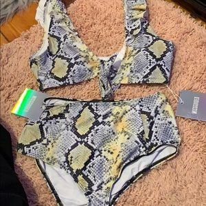 Missguided bikini set